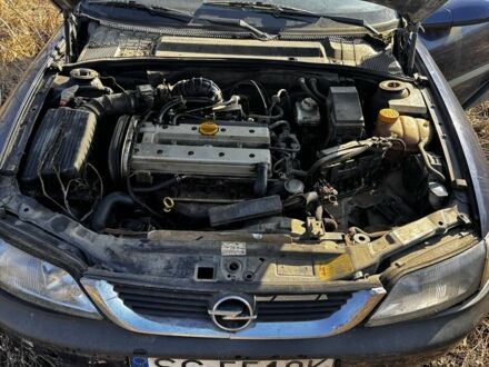 Синий Опель Вектра, объемом двигателя 1.8 л и пробегом 300 тыс. км за 699 $, фото 1 на Automoto.ua