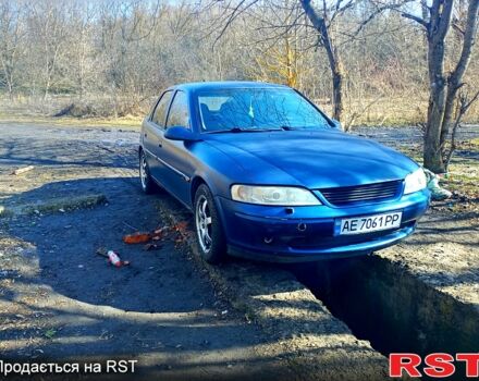 Синий Опель Вектра, объемом двигателя 2 л и пробегом 320 тыс. км за 2000 $, фото 1 на Automoto.ua