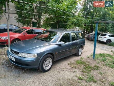 Синій Опель Вектра, об'ємом двигуна 2 л та пробігом 500 тис. км за 3000 $, фото 1 на Automoto.ua