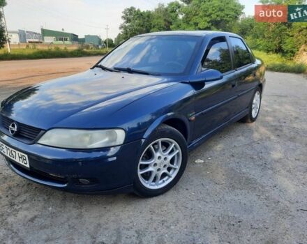 Синий Опель Вектра, объемом двигателя 2 л и пробегом 310 тыс. км за 2500 $, фото 1 на Automoto.ua