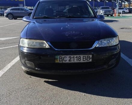 Синий Опель Вектра, объемом двигателя 1.8 л и пробегом 302 тыс. км за 1800 $, фото 1 на Automoto.ua