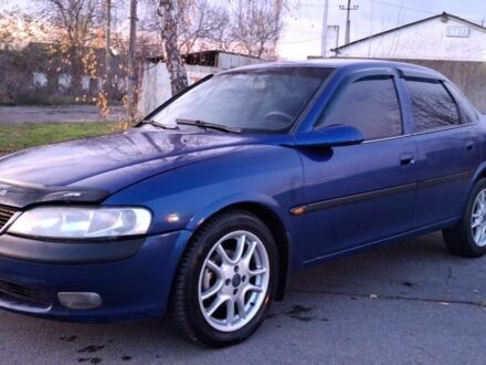 Синий Опель Вектра, объемом двигателя 1.8 л и пробегом 340 тыс. км за 2350 $, фото 1 на Automoto.ua