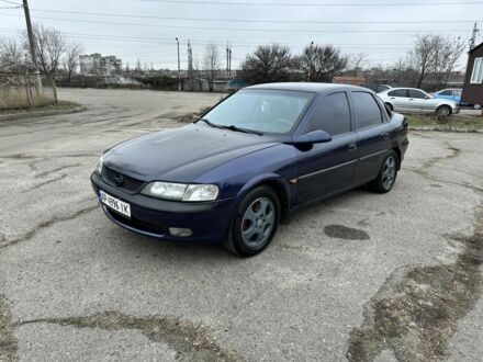 Синий Опель Вектра, объемом двигателя 2 л и пробегом 300 тыс. км за 1600 $, фото 1 на Automoto.ua