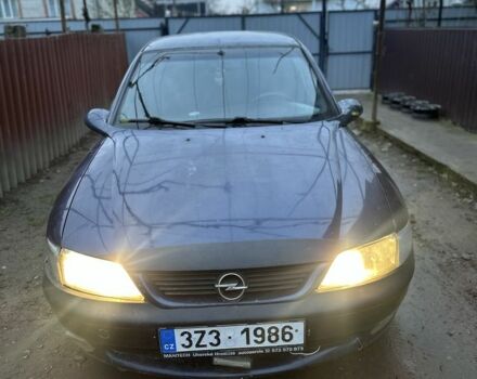 Синий Опель Вектра, объемом двигателя 2 л и пробегом 200 тыс. км за 350 $, фото 1 на Automoto.ua