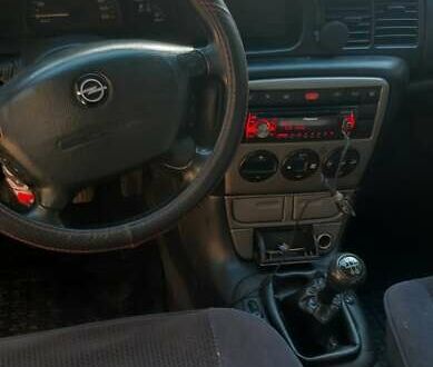 Опель Вектра 1999 у Миколаєві на Automoto.ua Синій Опель Вектра, об'ємом двигуна 0 л та пробігом 360 тис. км за 1500 $, фото 1 на Automoto.ua