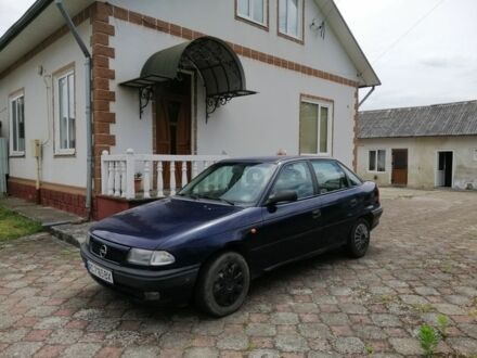 Синий Опель Вектра, объемом двигателя 1.5 л и пробегом 257 тыс. км за 916 $, фото 1 на Automoto.ua