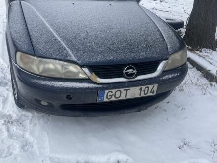 Синий Опель Вектра, объемом двигателя 1.6 л и пробегом 360 тыс. км за 1100 $, фото 1 на Automoto.ua