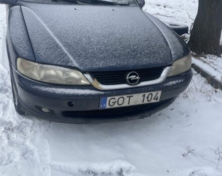 Синий Опель Вектра, объемом двигателя 1.6 л и пробегом 360 тыс. км за 1100 $, фото 1 на Automoto.ua