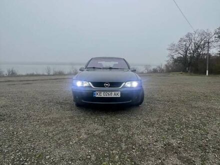 Синий Опель Вектра, объемом двигателя 1.6 л и пробегом 338 тыс. км за 2700 $, фото 1 на Automoto.ua