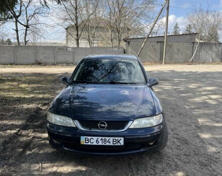 Синий Опель Вектра, объемом двигателя 1.8 л и пробегом 300 тыс. км за 1700 $, фото 1 на Automoto.ua