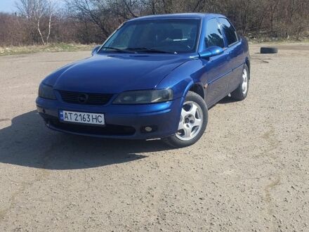 Синій Опель Вектра, об'ємом двигуна 2 л та пробігом 300 тис. км за 1500 $, фото 1 на Automoto.ua