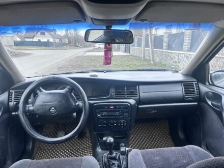 Синій Опель Вектра, об'ємом двигуна 2 л та пробігом 3 тис. км за 1900 $, фото 1 на Automoto.ua