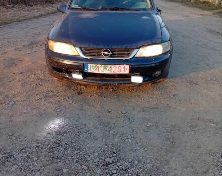 Синий Опель Вектра, объемом двигателя 2 л и пробегом 300 тыс. км за 750 $, фото 1 на Automoto.ua