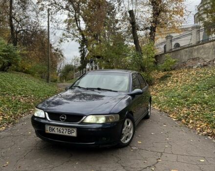 Опель Вектра 2000 в Остоге на Automoto.ua Синий Опель Вектра, объемом двигателя 1.8 л и пробегом 300 тыс. км за 1850 $, фото 1 на Automoto.ua