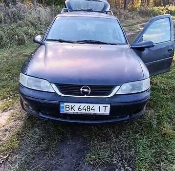 Синий Опель Вектра, объемом двигателя 1.6 л и пробегом 250 тыс. км за 1800 $, фото 1 на Automoto.ua