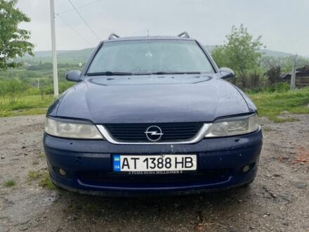 Синий Опель Вектра, объемом двигателя 2 л и пробегом 450 тыс. км за 2100 $, фото 1 на Automoto.ua
