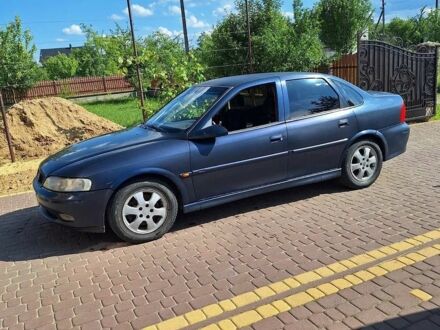 Синій Опель Вектра, об'ємом двигуна 2 л та пробігом 330 тис. км за 2500 $, фото 1 на Automoto.ua
