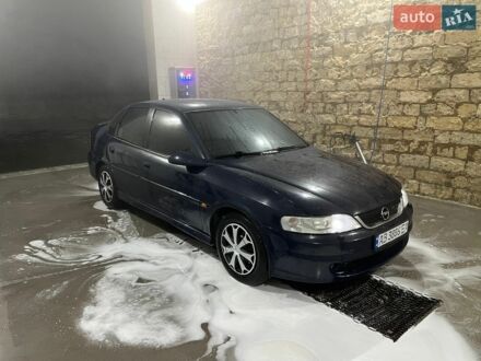 Синий Опель Вектра, объемом двигателя 1.8 л и пробегом 333 тыс. км за 3750 $, фото 1 на Automoto.ua