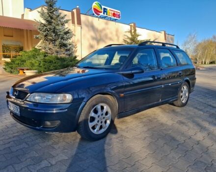Синий Опель Вектра, объемом двигателя 2.2 л и пробегом 240 тыс. км за 2500 $, фото 1 на Automoto.ua