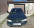 Зеленый Опель Вектра, объемом двигателя 1.8 л и пробегом 380 тыс. км за 1500 $, фото 1 на Automoto.ua