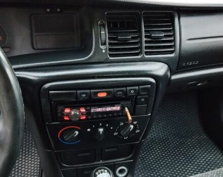 Зеленый Опель Вектра, объемом двигателя 2 л и пробегом 340 тыс. км за 2000 $, фото 8 на Automoto.ua