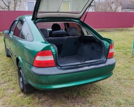 Зеленый Опель Вектра, объемом двигателя 2 л и пробегом 340 тыс. км за 2000 $, фото 2 на Automoto.ua