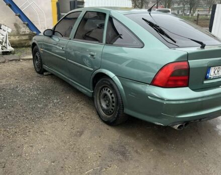 Зеленый Опель Вектра, объемом двигателя 2 л и пробегом 290 тыс. км за 1300 $, фото 5 на Automoto.ua
