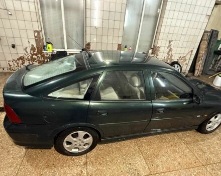 Зелений Опель Вектра, об'ємом двигуна 2 л та пробігом 310 тис. км за 54000 $, фото 4 на Automoto.ua