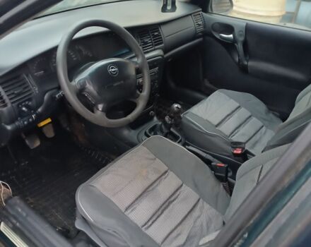 Зеленый Опель Вектра, объемом двигателя 0 л и пробегом 280 тыс. км за 1500 $, фото 4 на Automoto.ua