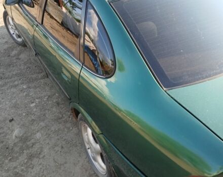 Зелений Опель Вектра, об'ємом двигуна 1.8 л та пробігом 250 тис. км за 1500 $, фото 6 на Automoto.ua