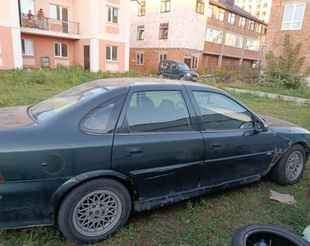 Зеленый Опель Вектра, объемом двигателя 2 л и пробегом 210 тыс. км за 606 $, фото 6 на Automoto.ua