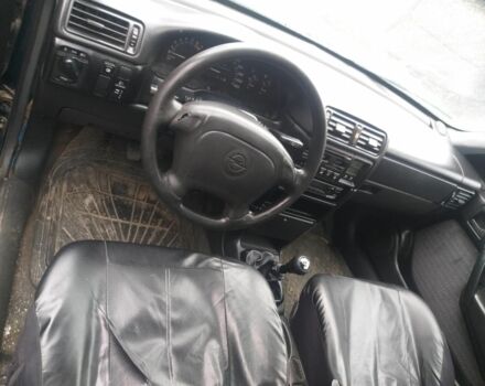 Зеленый Опель Вектра, объемом двигателя 2 л и пробегом 80 тыс. км за 663 $, фото 2 на Automoto.ua