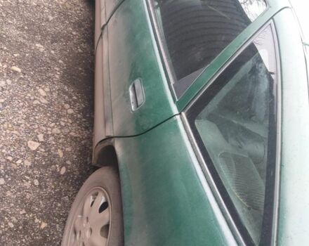 Зеленый Опель Вектра, объемом двигателя 2 л и пробегом 80 тыс. км за 663 $, фото 4 на Automoto.ua