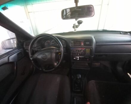 Зеленый Опель Вектра, объемом двигателя 1.6 л и пробегом 412 тыс. км за 1800 $, фото 6 на Automoto.ua