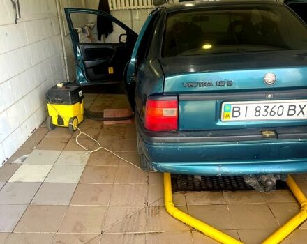 Зеленый Опель Вектра, объемом двигателя 1.8 л и пробегом 0 тыс. км за 700 $, фото 1 на Automoto.ua