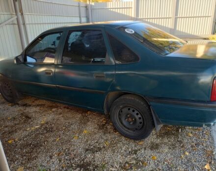 Зеленый Опель Вектра, объемом двигателя 1.6 л и пробегом 412 тыс. км за 1800 $, фото 1 на Automoto.ua