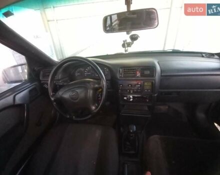 Зеленый Опель Вектра, объемом двигателя 1.6 л и пробегом 412 тыс. км за 1800 $, фото 5 на Automoto.ua