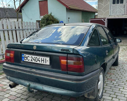 Зеленый Опель Вектра, объемом двигателя 2 л и пробегом 256 тыс. км за 1590 $, фото 2 на Automoto.ua