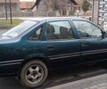 Зеленый Опель Вектра, объемом двигателя 1.8 л и пробегом 300 тыс. км за 1500 $, фото 1 на Automoto.ua