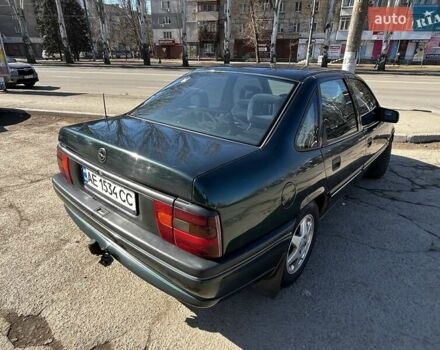 Зелений Опель Вектра, об'ємом двигуна 1.7 л та пробігом 300 тис. км за 2200 $, фото 2 на Automoto.ua