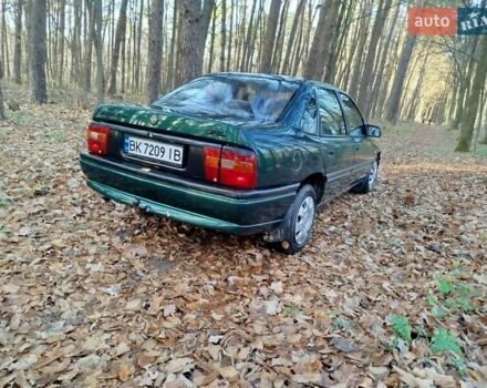 Зеленый Опель Вектра, объемом двигателя 1.7 л и пробегом 250 тыс. км за 1390 $, фото 3 на Automoto.ua
