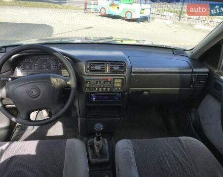 Зеленый Опель Вектра, объемом двигателя 2 л и пробегом 316 тыс. км за 1400 $, фото 7 на Automoto.ua