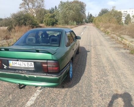 Зеленый Опель Вектра, объемом двигателя 1 л и пробегом 340 тыс. км за 1200 $, фото 1 на Automoto.ua