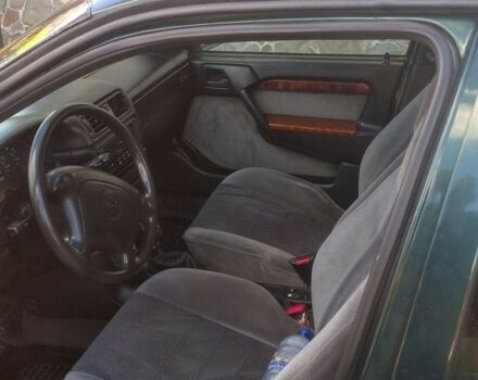 Зелений Опель Вектра, об'ємом двигуна 1.7 л та пробігом 2 тис. км за 2200 $, фото 4 на Automoto.ua