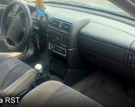 Зеленый Опель Вектра, объемом двигателя 2 л и пробегом 100 тыс. км за 1150 $, фото 2 на Automoto.ua