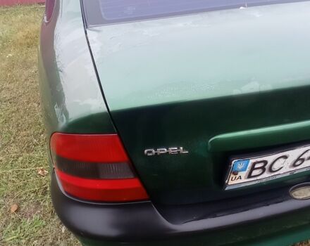 Зеленый Опель Вектра, объемом двигателя 1.8 л и пробегом 398 тыс. км за 1100 $, фото 10 на Automoto.ua