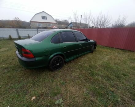 Зеленый Опель Вектра, объемом двигателя 1.8 л и пробегом 398 тыс. км за 1100 $, фото 8 на Automoto.ua