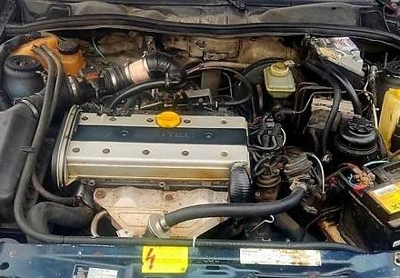 Зелений Опель Вектра, об'ємом двигуна 2 л та пробігом 100 тис. км за 1150 $, фото 6 на Automoto.ua