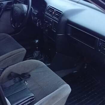 Зеленый Опель Вектра, объемом двигателя 2 л и пробегом 350 тыс. км за 1400 $, фото 3 на Automoto.ua