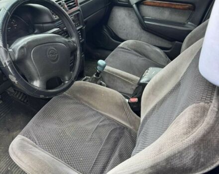 Зелений Опель Вектра, об'ємом двигуна 1.7 л та пробігом 330 тис. км за 1454 $, фото 6 на Automoto.ua
